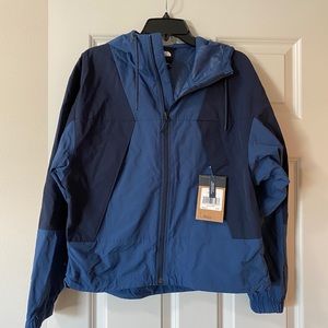 ✨Brand NWT The North Face Peril Jacket✨